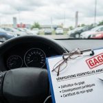 Voiture gagée : définition, conséquences et vérifications indispensables avant l’achat